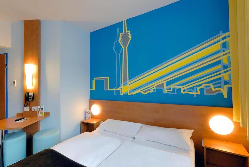 B&B Hotel Dusseldorf-Mitte Экстерьер фото